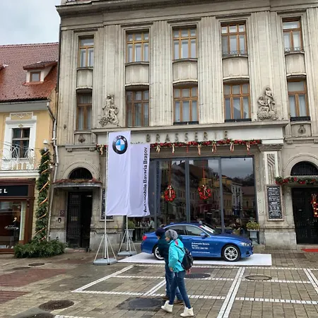 Piata Sfatului Апартаменти