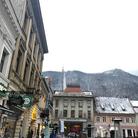 Piata Sfatului Апартаменти