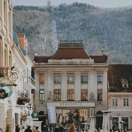 Piata Sfatului Апартаменти Брашов
