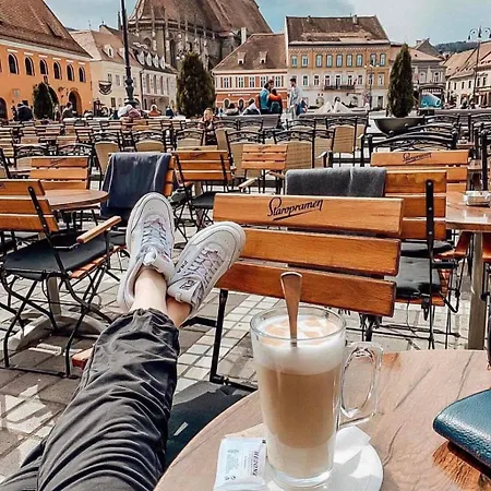Piata Sfatului Апартаменти