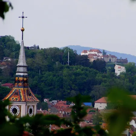 Piata Sfatului Апартаменти Брашов